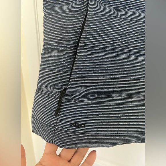 The northface black puffer vest with 700 fill- size M - excellent condition - Picture 4 of 7